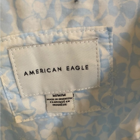 AE American Eagle resort shirt blue and white bshirt sleeve button down - Picture 9 of 16